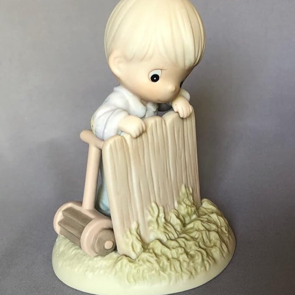 Precious Moments “It May Be Greener, But It’s Just As Hard To Cut” #163899, 1995